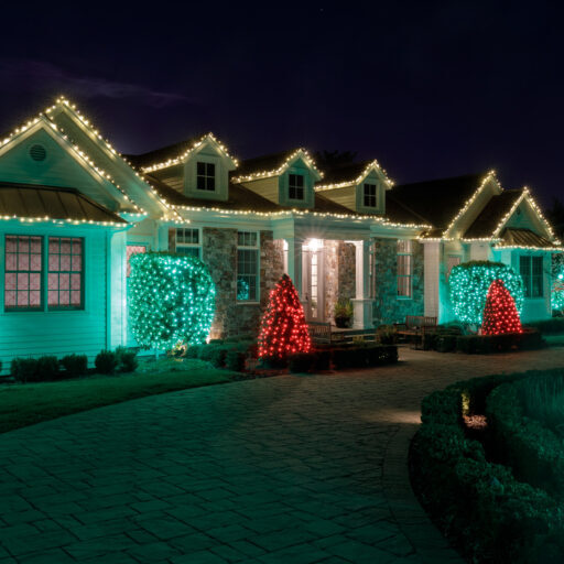 Christmas,Night,Lights,Decorating,House,In,California